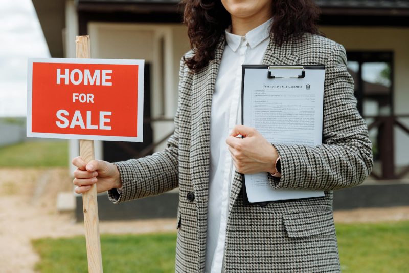 Blog 1 Summer Solstice Savvy: Timing Your Home Purchase for Maximum Benefit in the Longest Days of the Year